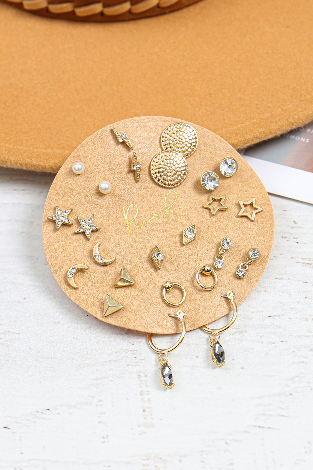 DAINTY STUD EARRING SET