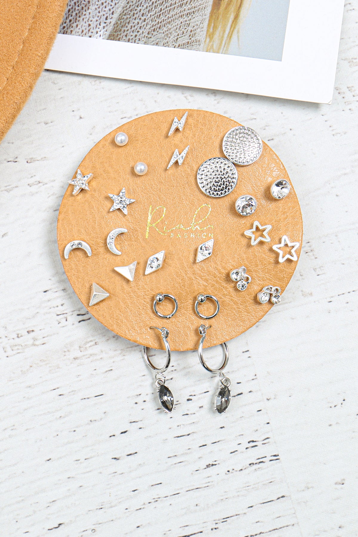 DAINTY STUD EARRING SET