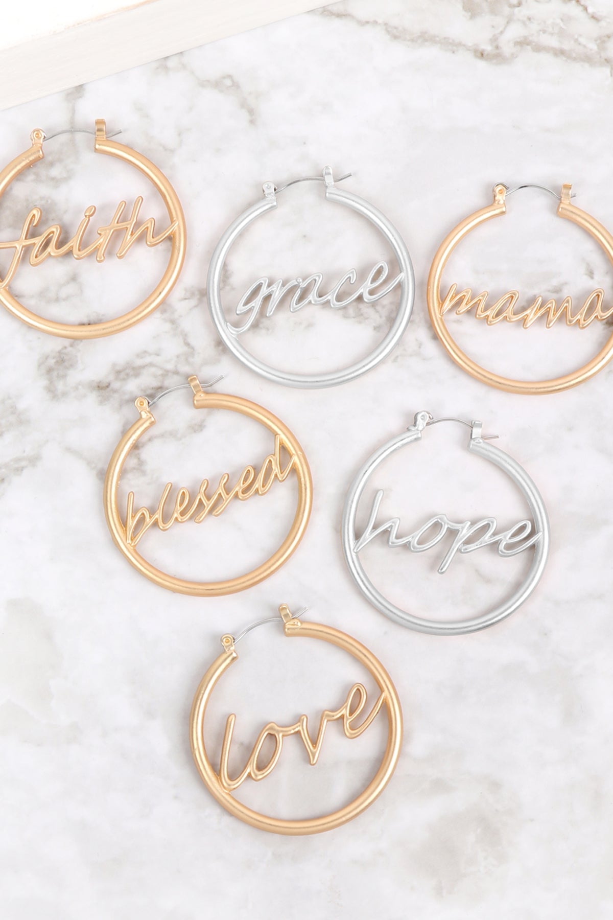 "GRACE" LETTER HOOP LATCH