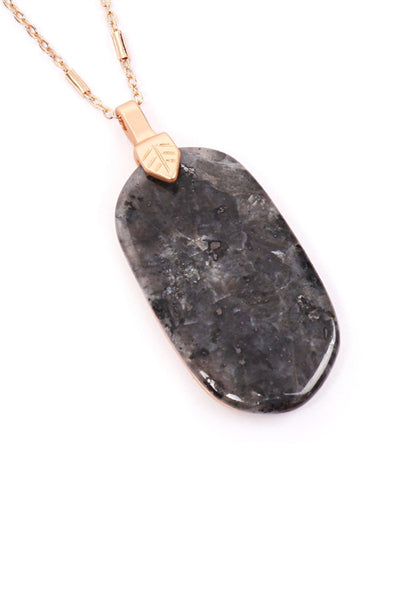 FASTENED NATURAL OVAL STONE PENDANT NECKLACE