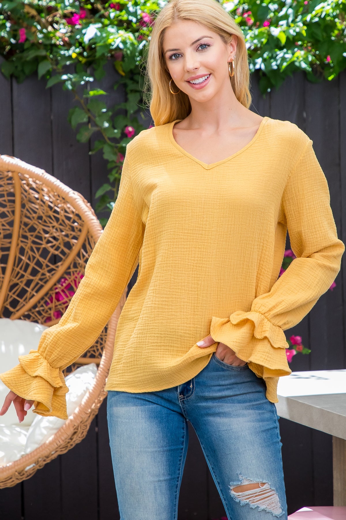 RUFFLE SLEEVE V-NECK GUAZE TOP