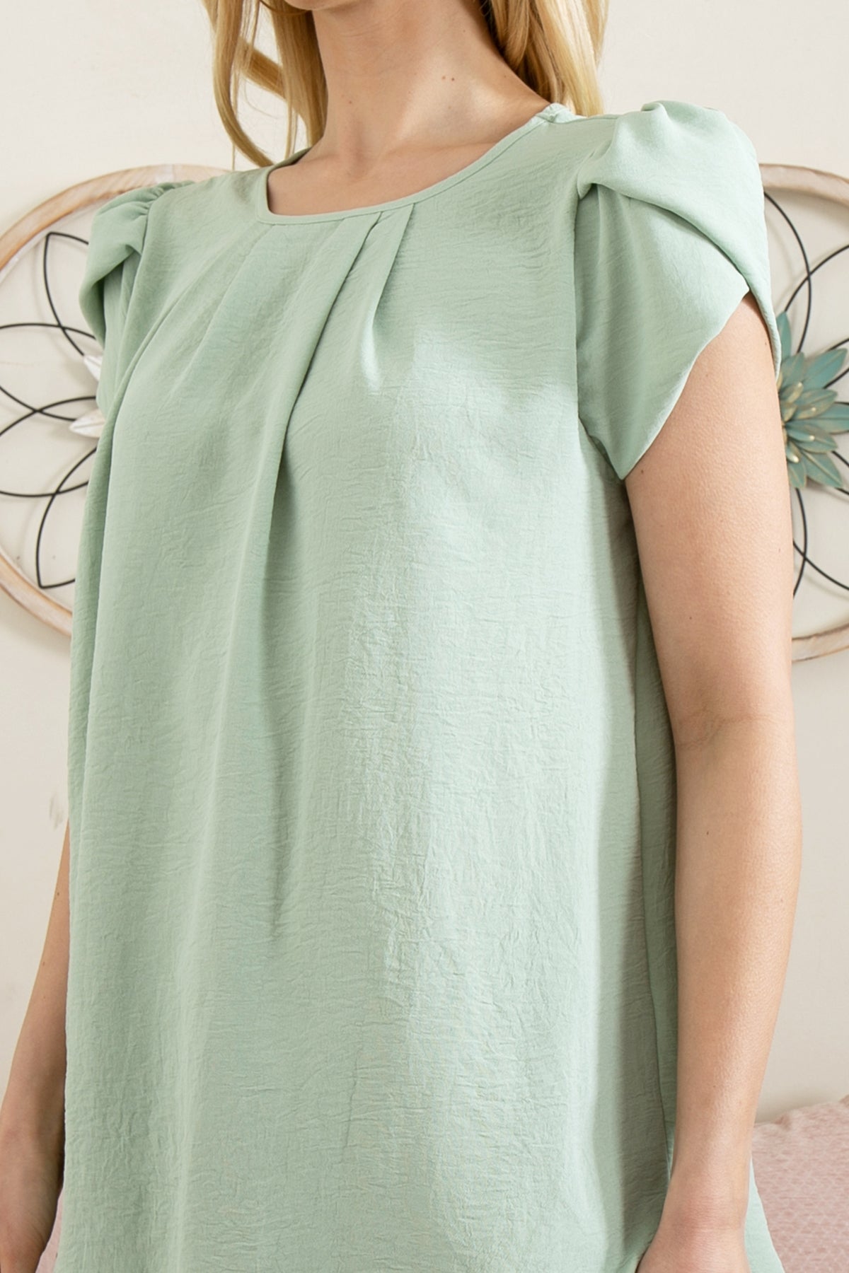 YMT20050X-PLUS SIZE TULIP SLEEVE PLEATED WOVEN TOP 3-2-1